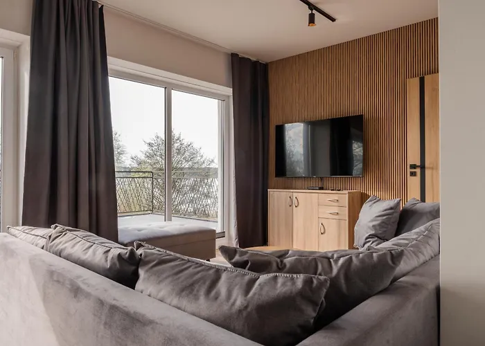 Echo Jeziora Charzykowy